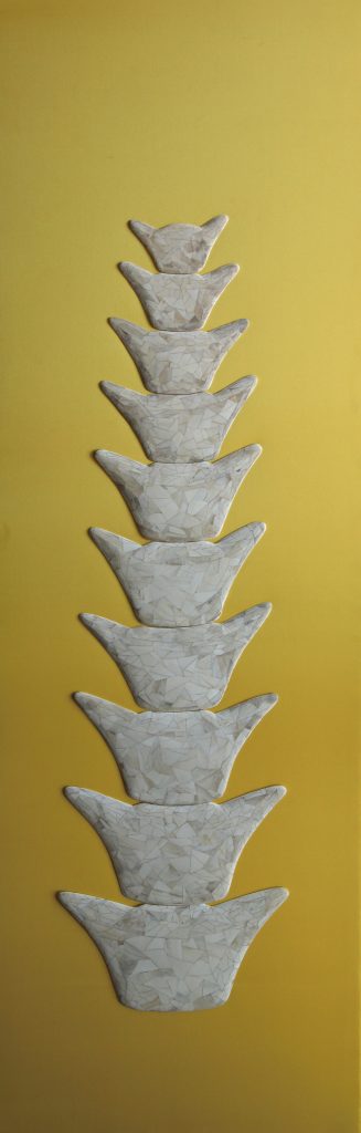 宝塔Pagoda | 牛骨、丝绸Ox bone, silk | 150x150 cm | 2013 | 庞海龙Pang Hailong